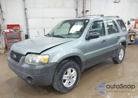 2005 Ford Escape Xls из США, поврежденный, VIN 1FMCU92Z95KA87101